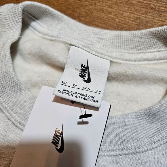 Nike Solo Swoosh Crewneck Sweatshirt Heather Grey XS Unisex Fleece DX1361-051 LE - Picture 8 of 13